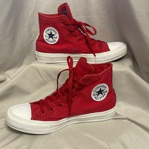 Sz. 8 Red Chuck taylor II high tops